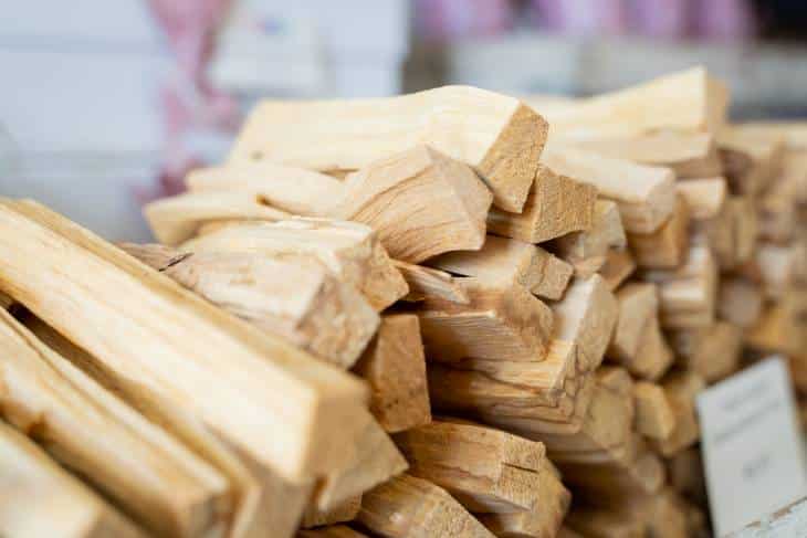 How to use your Palo Santo